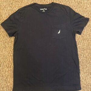 Men’s Nautica T-shirt with front pocket. Medium.